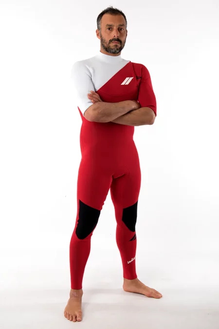Neopreno Janga wetsuits Indigent manga corta rojo y blanco vista frontal