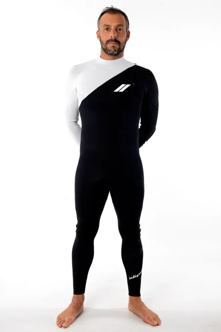 Neopreno Janga wetsuits modelo indigent color negro y blanco 2mm vista de frente